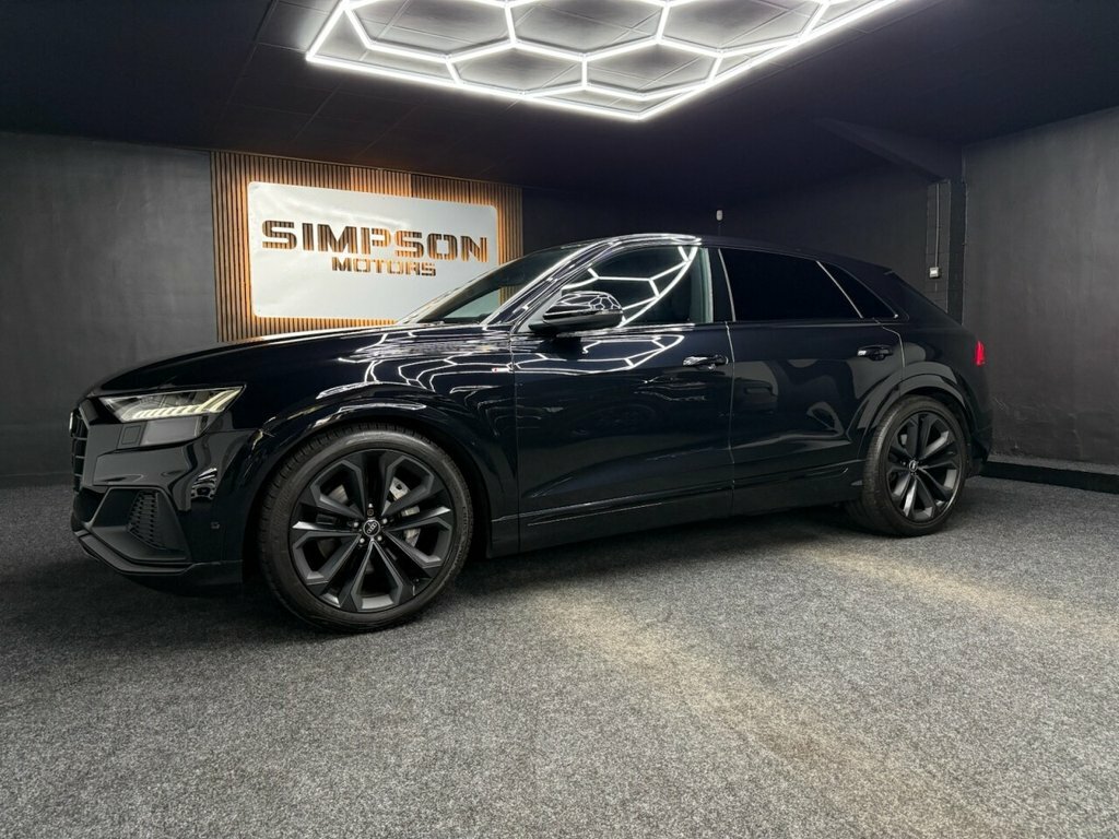 Audi Q8 3L Black Edition Black #3