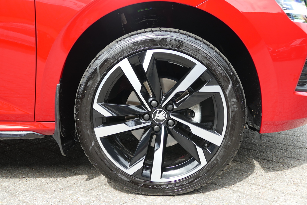Skoda Kamiq 1.5 Tsi Monte Carlo Edition Dsg 150 Ps Red #5