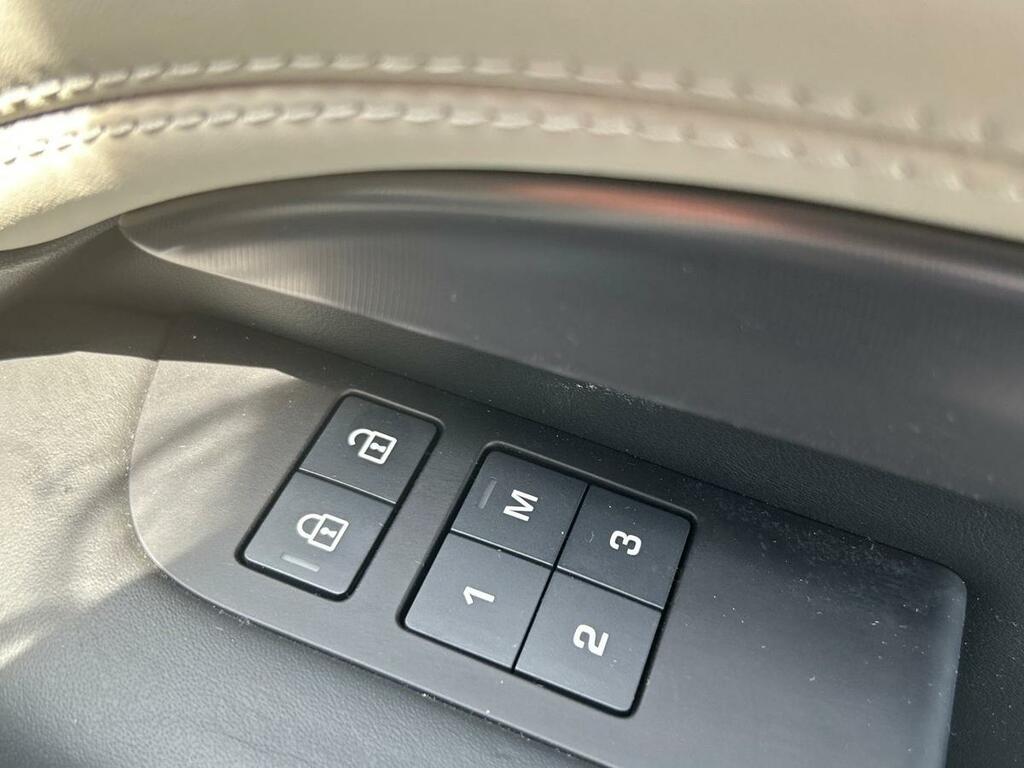 Land Rover Discovery 3.0 P360 Metropolitan Edition Black #25