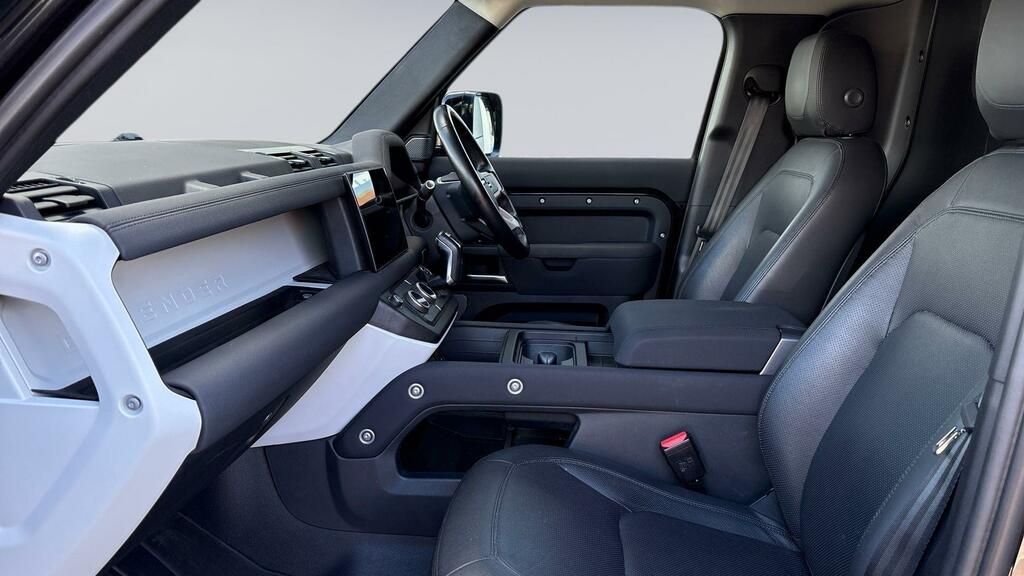 Land Rover Defender 3.0 D250 Hard Top S Black #3