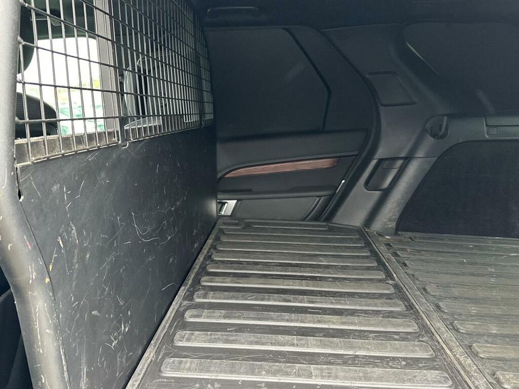 Land Rover Discovery 3.0 D300 Commercial Dynamic Hse Grey #4