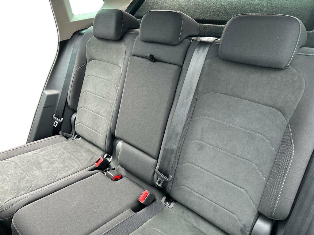 Volkswagen Tiguan 1.5 Tsi 150 Elegance Dsg Grey #4