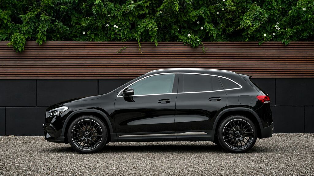 Mercedes-Benz GLA Class 2021 2.0 Gla200d Amg Line Premium Suv KT70KNN Black #5