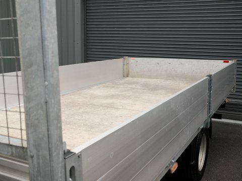 Isuzu N35.125t Dropside BV24LFO White #2