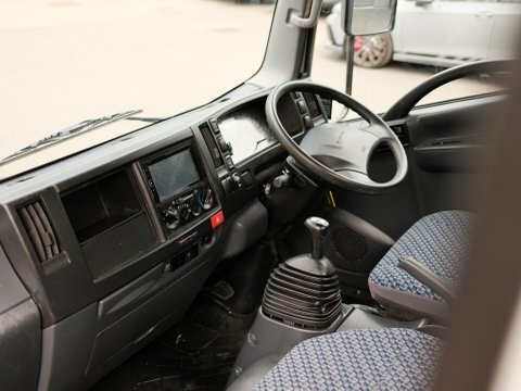 Isuzu N35.125t Dropside BV24LFO White