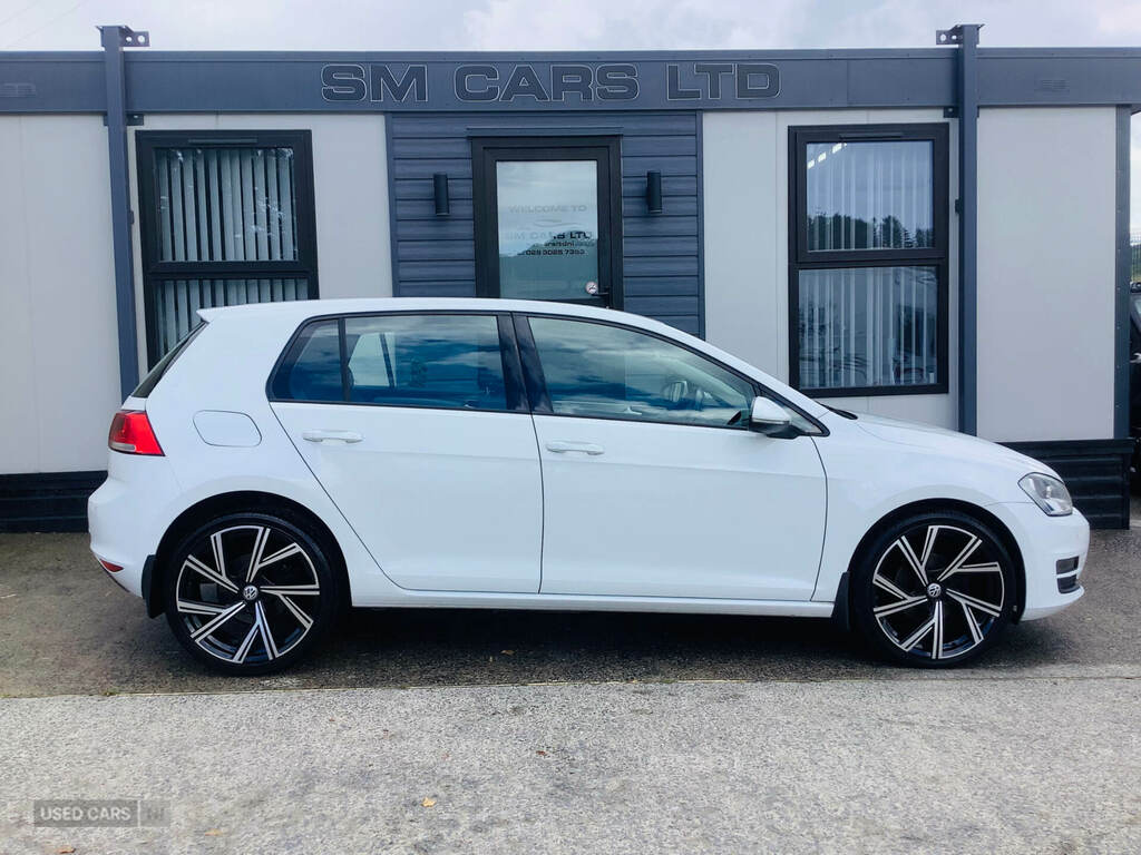 Volkswagen Golf 1.6 Tdi 105 Match WN64WHF White #2