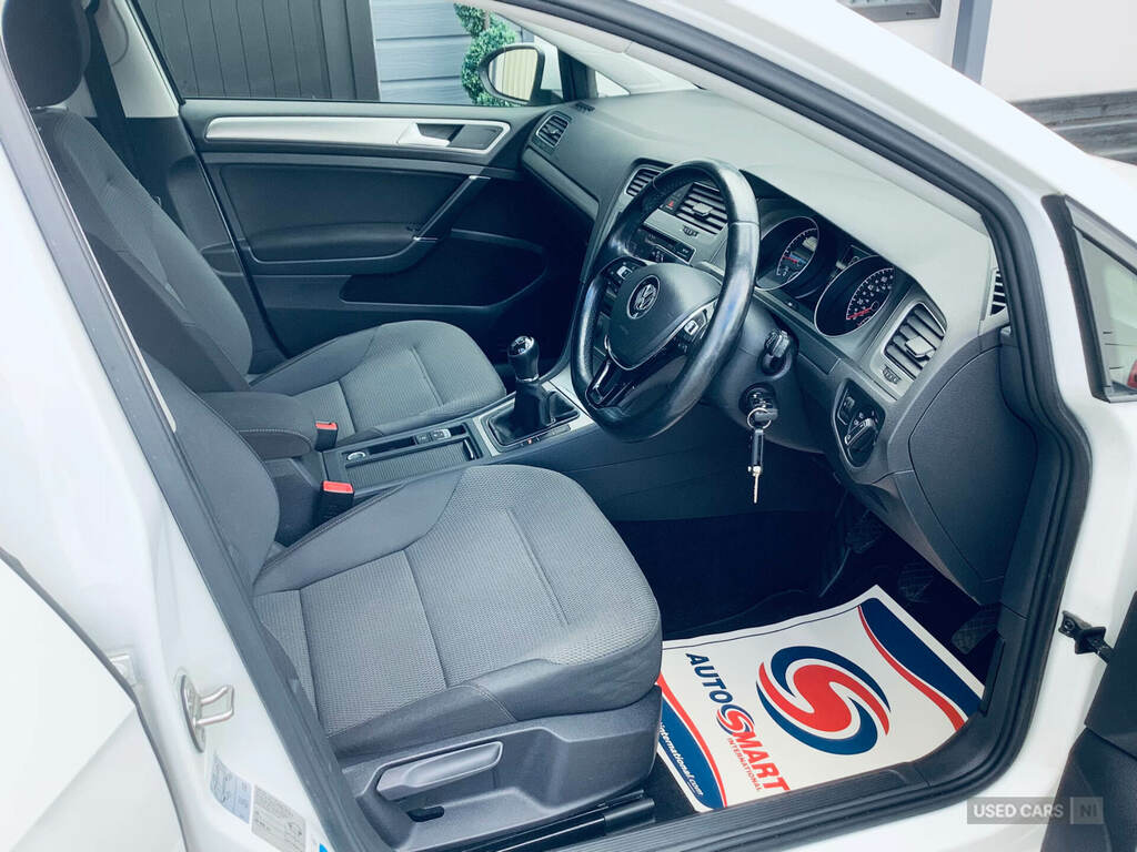 Volkswagen Golf 1.6 Tdi 105 Match WN64WHF White #5