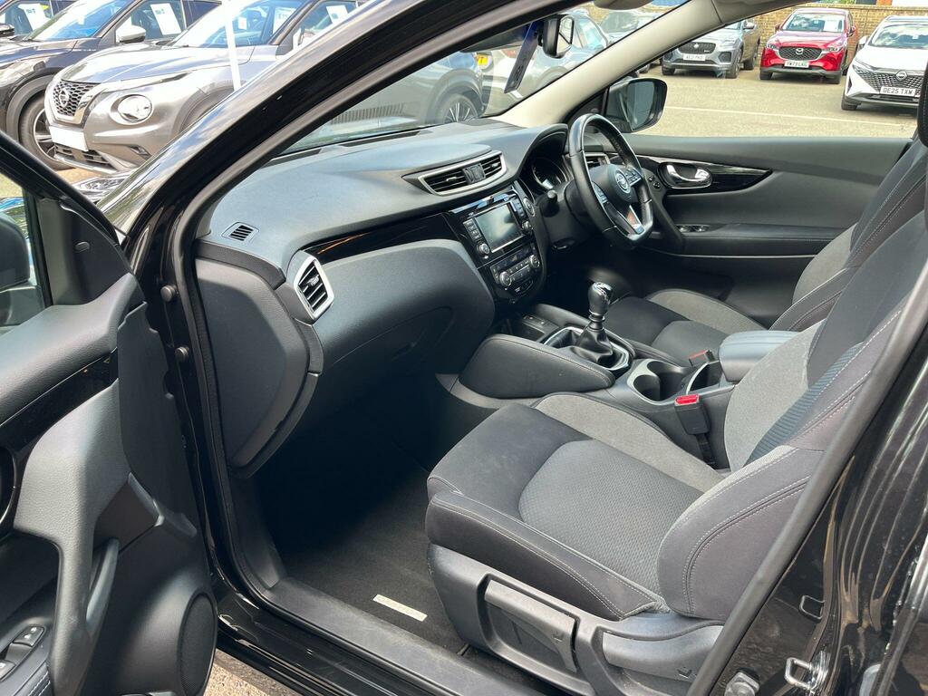 Nissan Qashqai 1.3 Dig-t N-connecta Euro 6 Ss Black #2