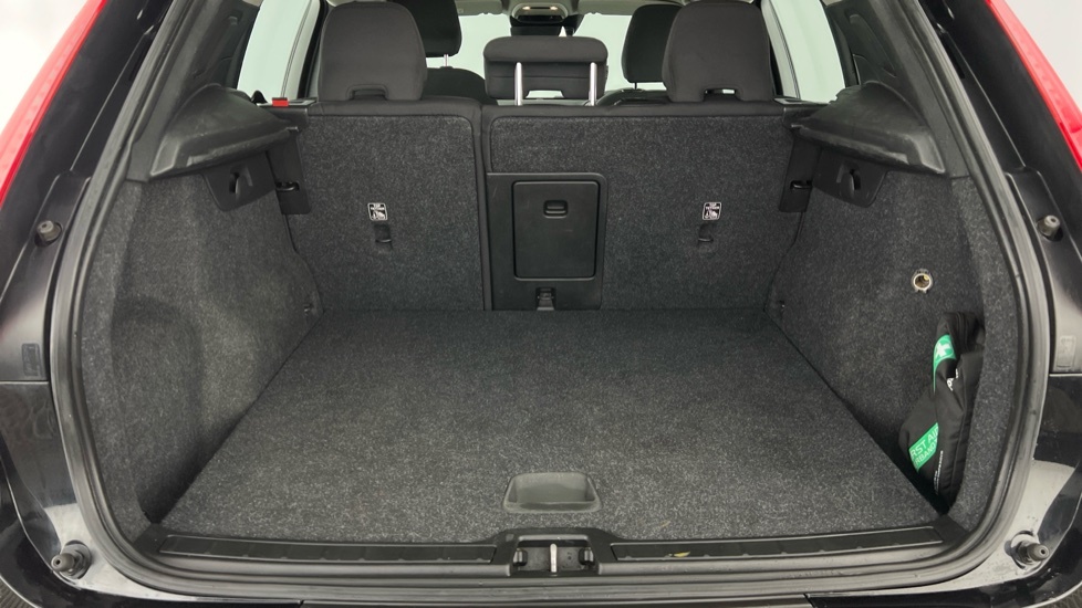 Volvo XC40 Momentum, T3 Black #5