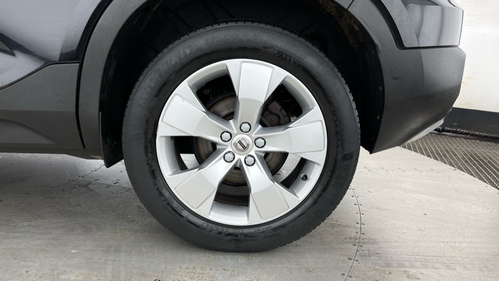 Volvo XC40 Momentum, T3 Black #4