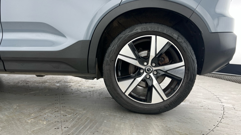 Volvo XC40 Recharge R-design, T4 Plug-in Hybrid Grey #4