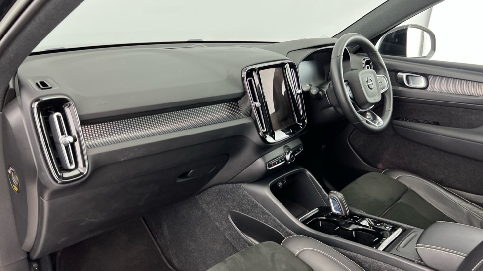 Volvo XC40 R-design, T3 Black #6