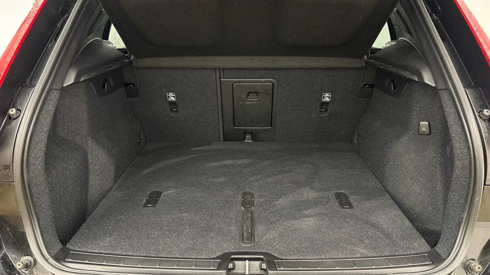 Volvo XC40 Plus, B4 Mild Hybrid, Dark Black #5