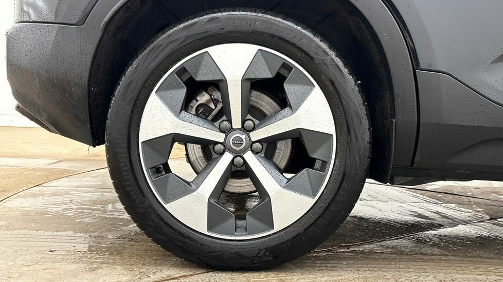 Volvo XC40 Plus, B4 Mild Hybrid, Dark Black #4