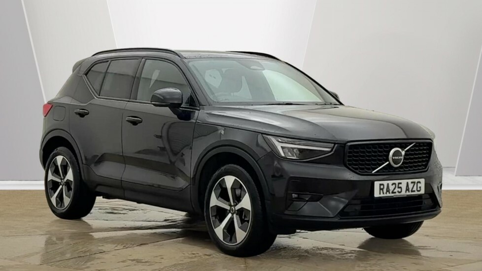 Volvo XC40 Plus, B4 Mild Hybrid, Dark Black