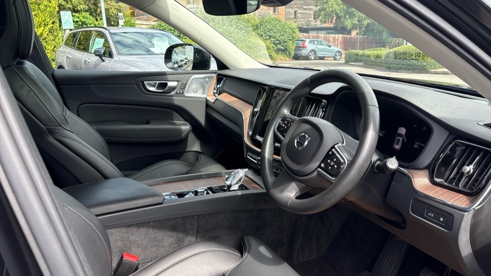 Volvo XC60 Recharge Ultimate, T8 Awd Plug-in Hybrid, Black #4