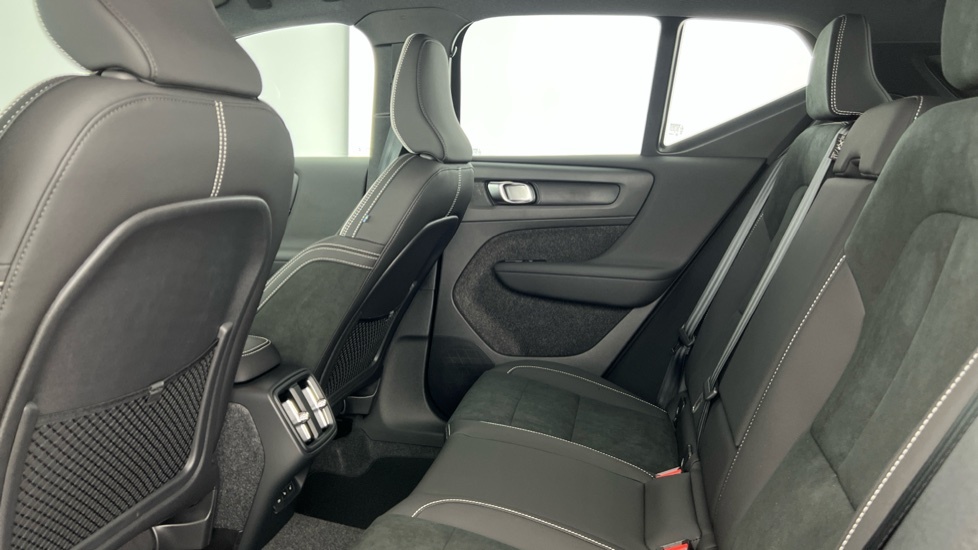 Volvo XC40 Volvo Xc40 Estate 2.0 B4p Plus Black Edition A Blue #7