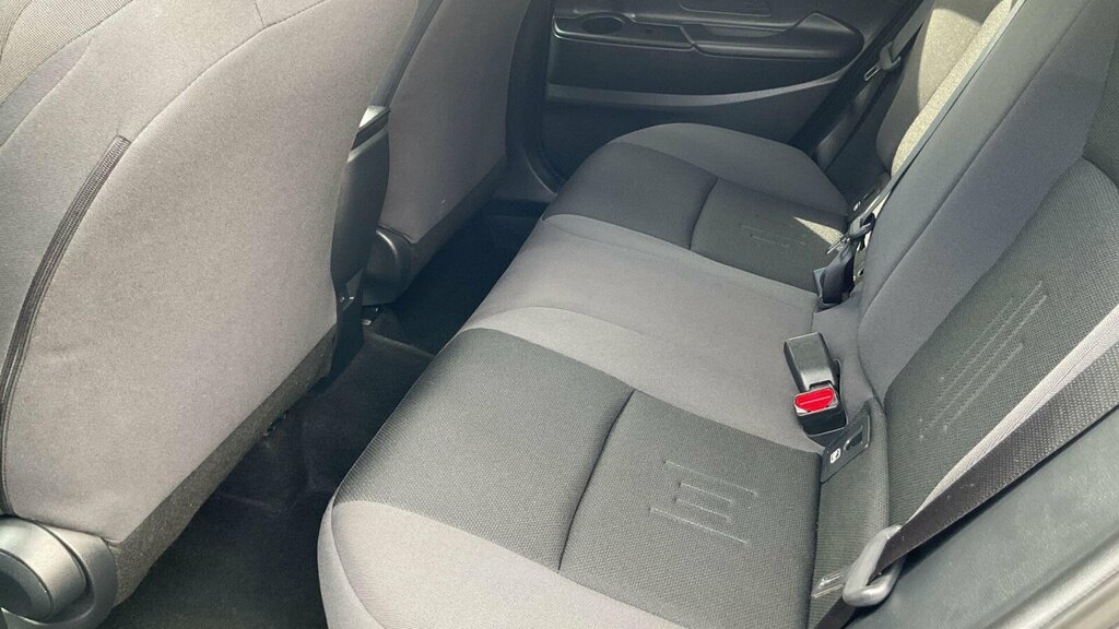 Toyota C-Hr Excel 2.0 Fwd Plug-in Jbl Tech White #30