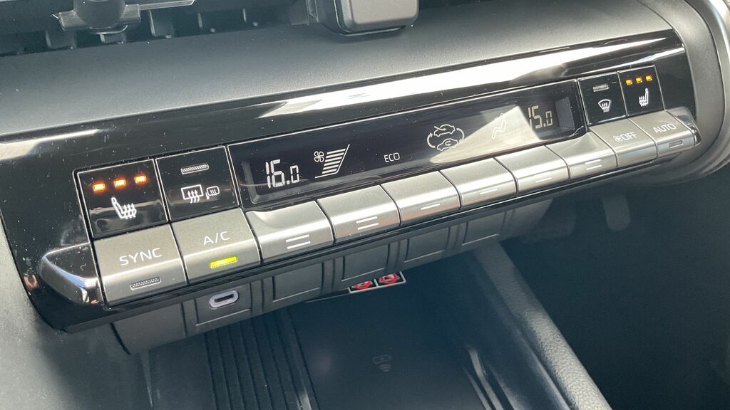 Toyota C-Hr Excel 2.0 Fwd Plug-in Jbl Tech White #73