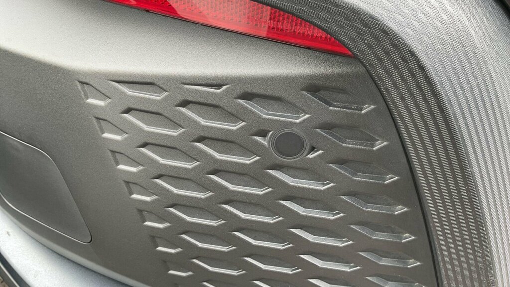 Toyota C-Hr Excel 2.0 Fwd Plug-in Jbl Tech White #83