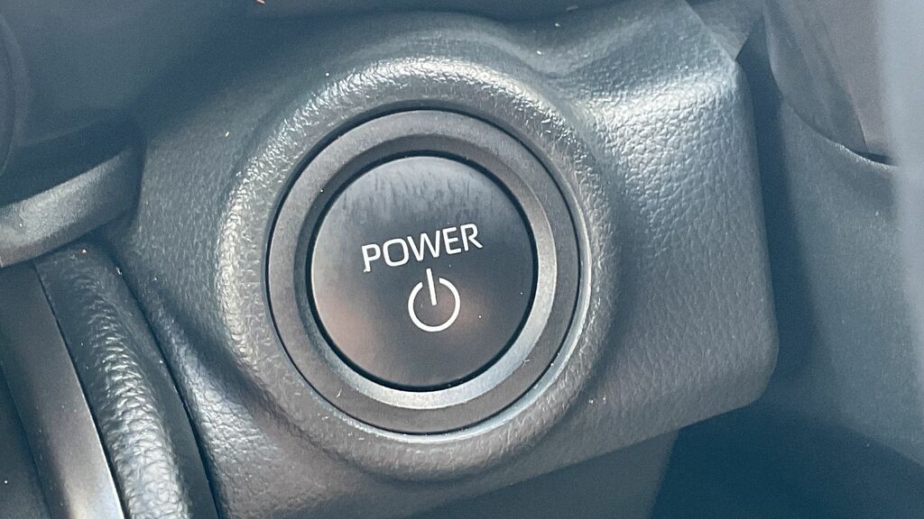 Toyota C-Hr Excel 2.0 Fwd Plug-in Jbl Tech White #31