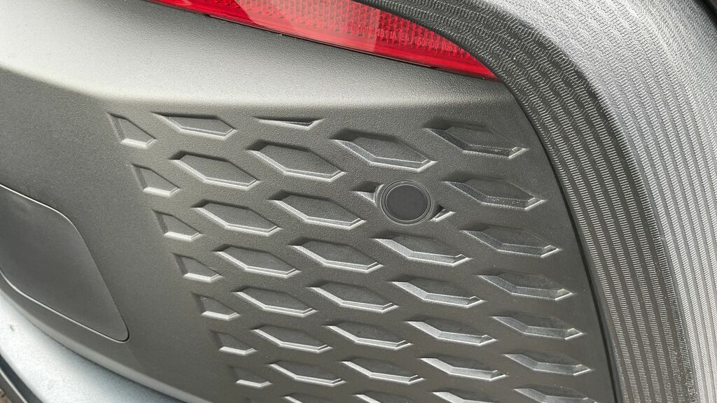 Toyota C-Hr Excel 2.0 Fwd Plug-in Jbl Tech White #82