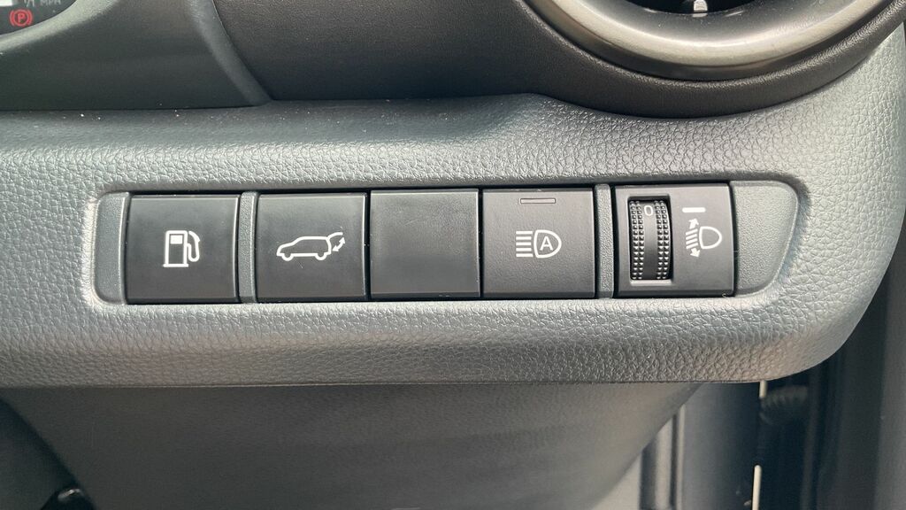 Toyota C-Hr Excel 2.0 Fwd Plug-in Jbl Tech White #76