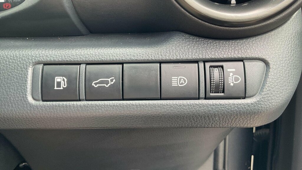 Toyota C-Hr Excel 2.0 Fwd Plug-in Jbl Tech White #77