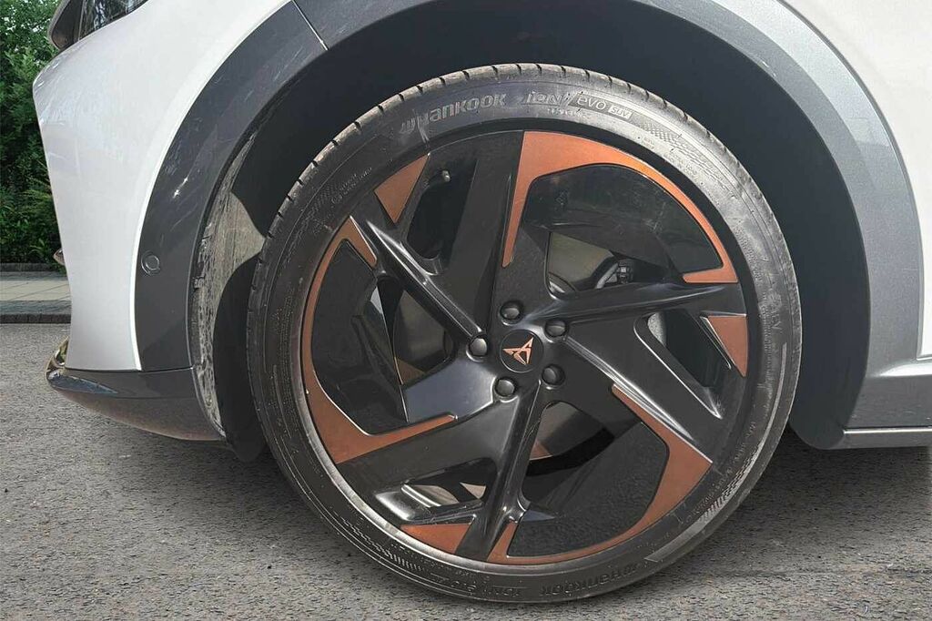 Cupra Tavascan 210Kw V2 77Kwh White #5