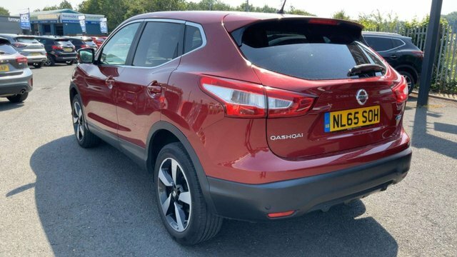 Nissan Qashqai 2015 1.5 Dci N-tec Suv 2Wd Euro NL65SOH Red #3