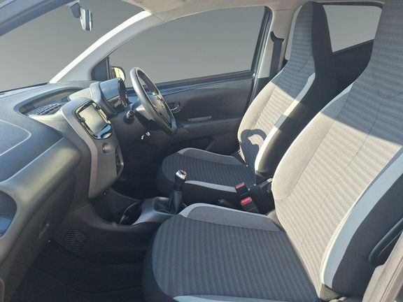 Toyota Aygo X X-trend Red #15