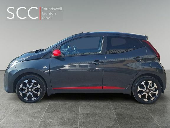 Toyota Aygo X X-trend M Grey #3