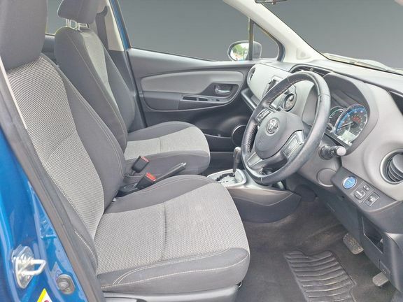 Toyota Yaris 1.5 Hybrid Design Cvt Red #6