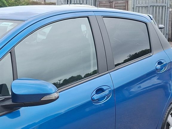Toyota Yaris 1.5 Hybrid Design Cvt Red #12