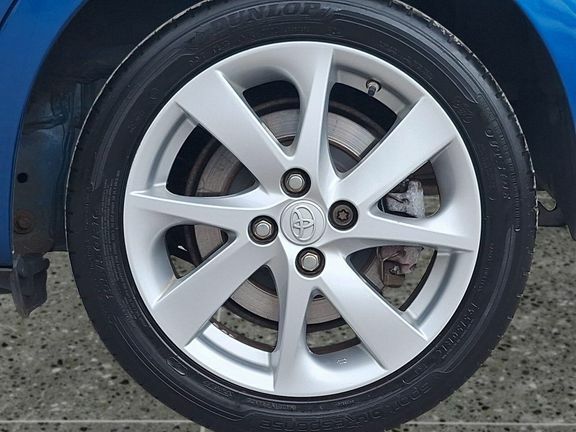 Toyota Yaris 1.5 Hybrid Design Cvt Red #10