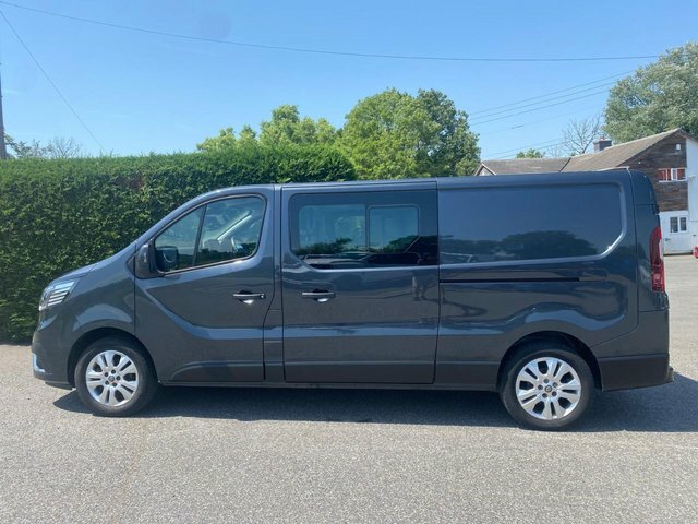 Renault Trafic Ll30 Sport 6 Seat Lwb Crew Van 2.0 Dci 150Ps Grey #4