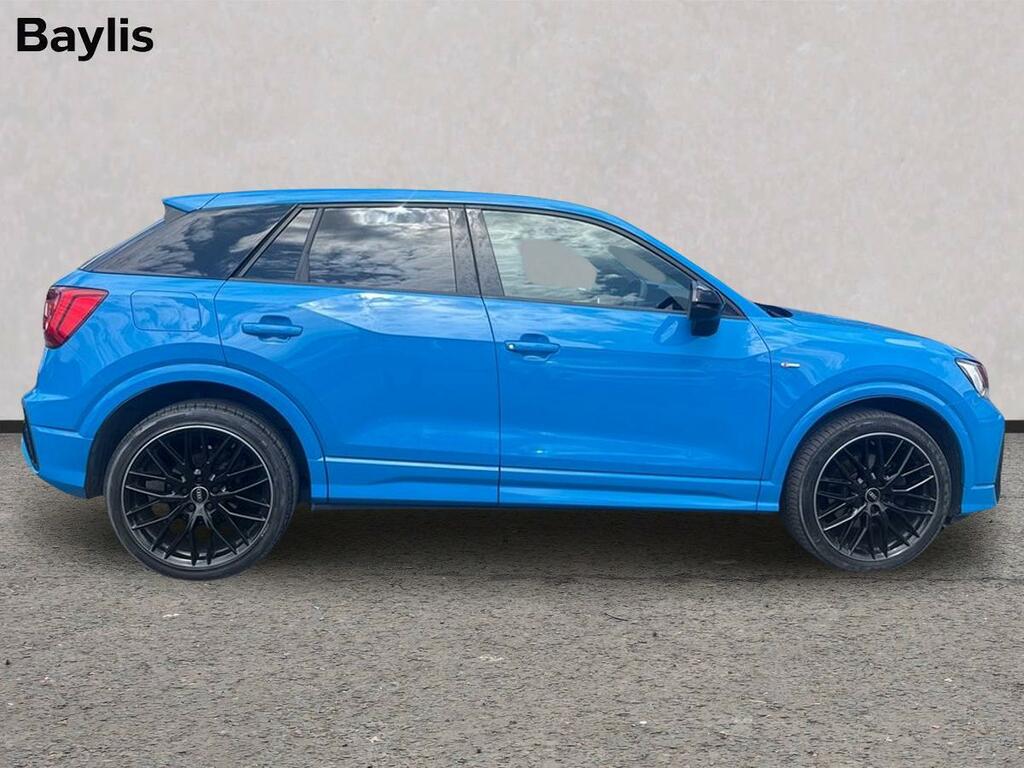 Audi Q2 30 Tfsi Black Edition VK71FAU Blue #4