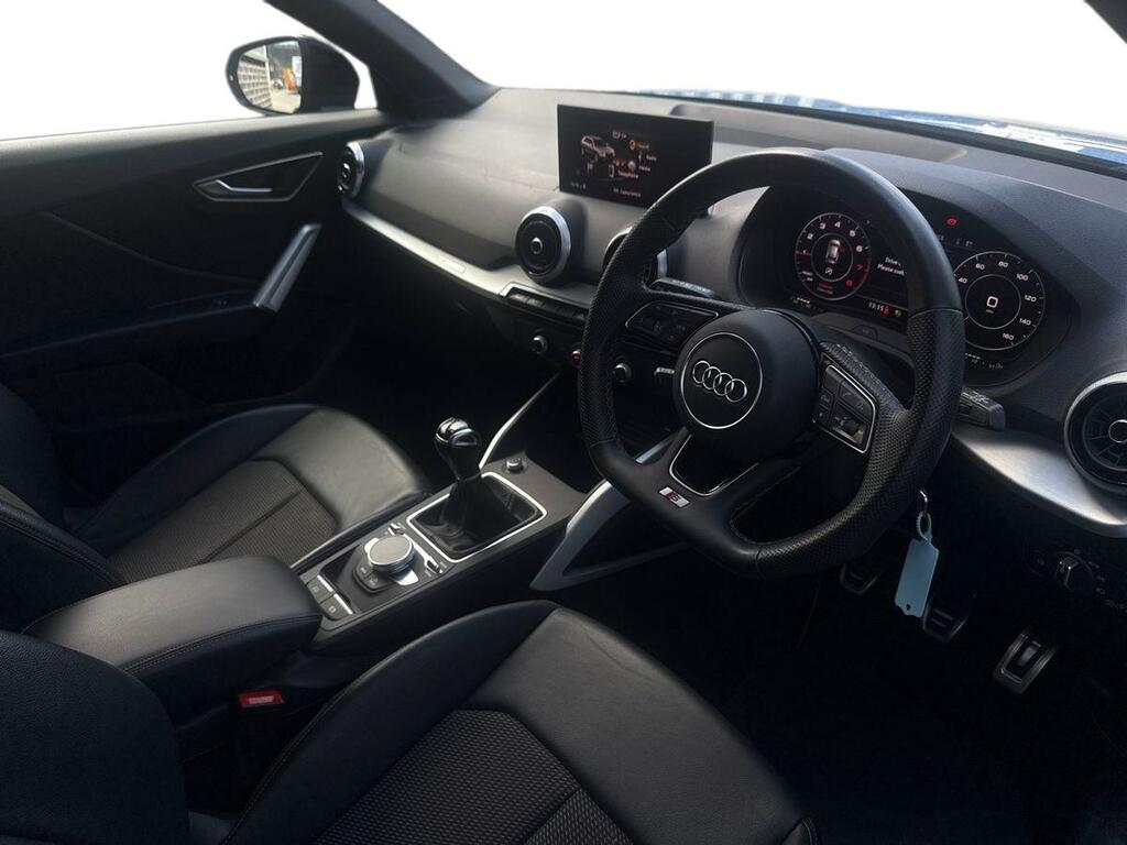 Audi Q2 30 Tfsi Black Edition VK71FAU Blue #3