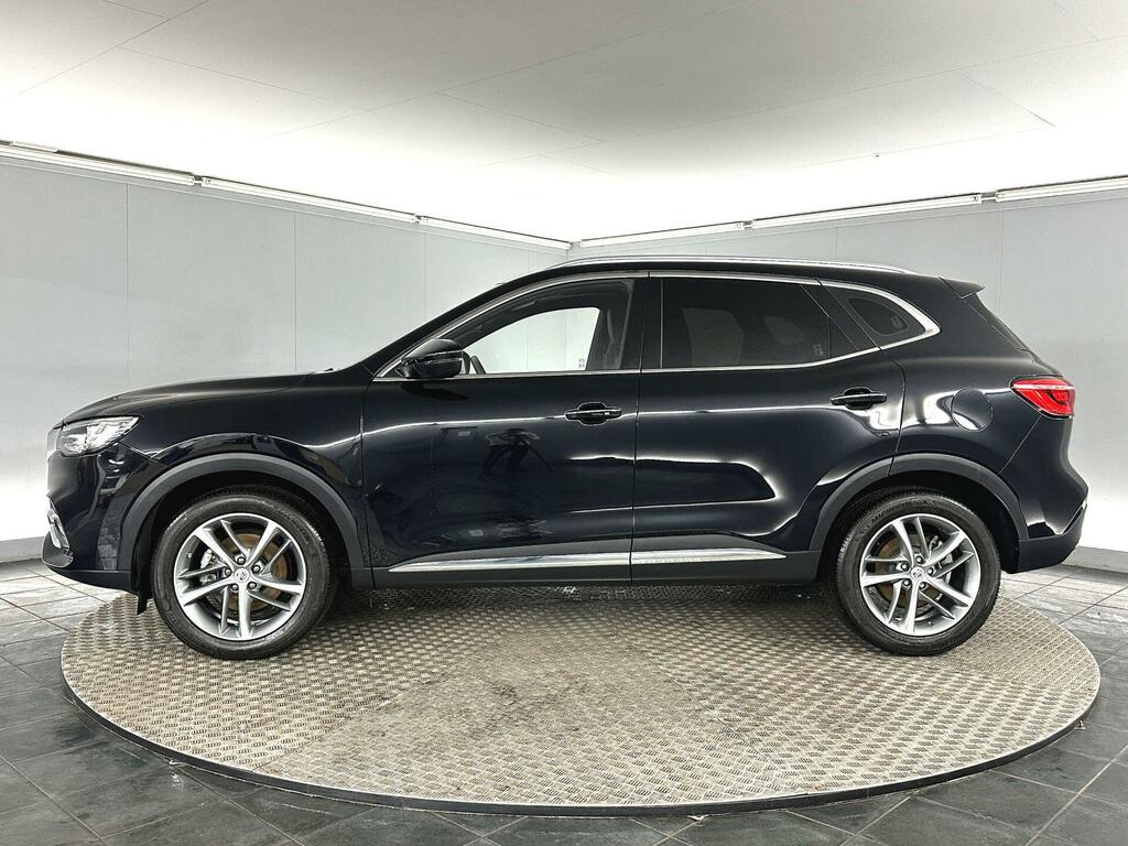 MG HS Exclusive Black #6
