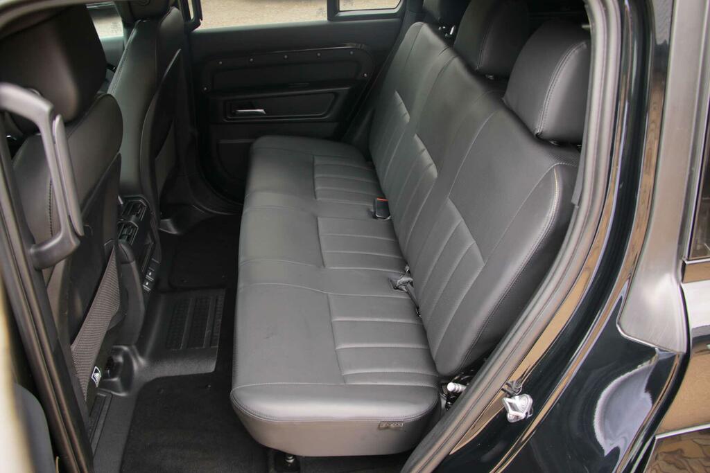 Land Rover Defender 110 X-dynamic Hse Black #2