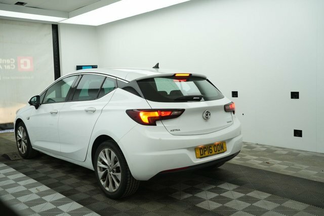 Vauxhall Astra Turbo Tech Line Hatchback DP16ODM White #3