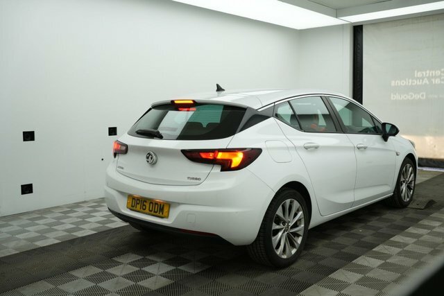 Vauxhall Astra Turbo Tech Line Hatchback DP16ODM White #4