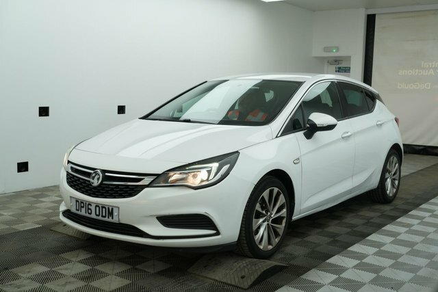 Vauxhall Astra Turbo Tech Line Hatchback DP16ODM White #2