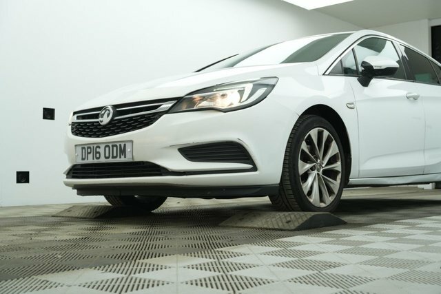 Vauxhall Astra Turbo Tech Line Hatchback DP16ODM White #5