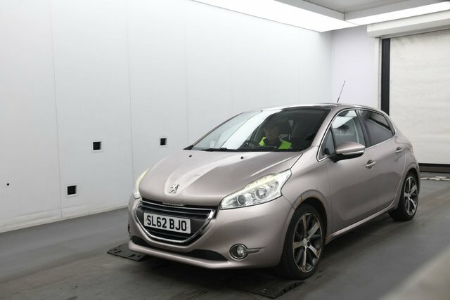 Peugeot 208 Vti Feline Hatchback Pink #2