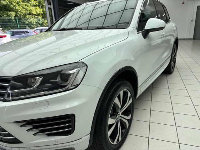 Volkswagen Touareg Suv Black #16