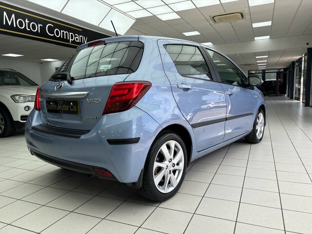 Toyota Yaris 1.3 Vvt-i Icon Plus 99 Bhp Red #19