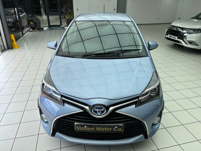 Toyota Yaris 1.3 Vvt-i Icon Plus 99 Bhp Red #22