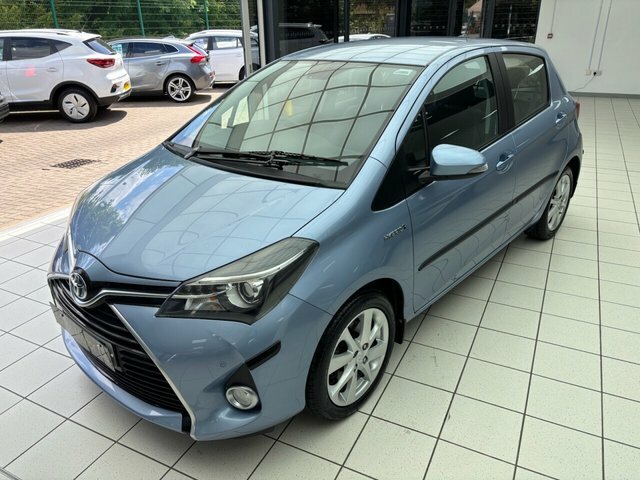 Toyota Yaris 1.3 Vvt-i Icon Plus 99 Bhp Red #24