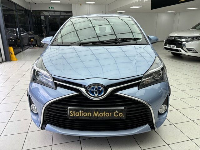 Toyota Yaris 1.3 Vvt-i Icon Plus 99 Bhp Red #4